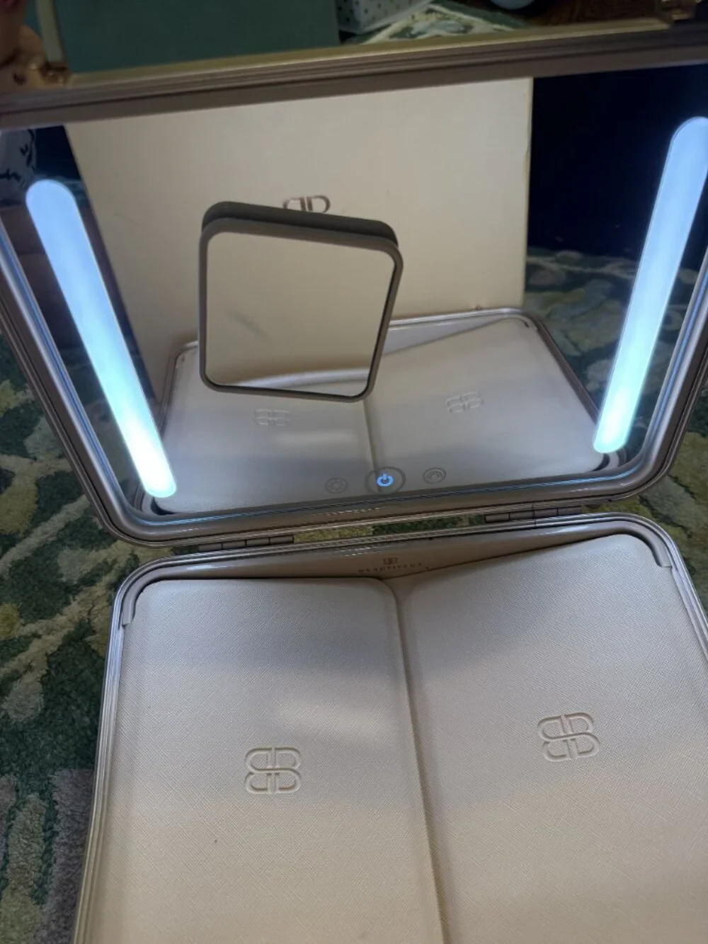 Beautifect VGUC Portable Makeup Vanity Box